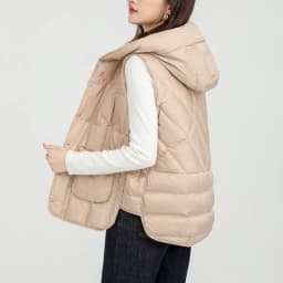 Janveny 2025 New Fashion Women Hooded Down Sleeveless Vest Women Lightweight Seamless White Duck Feather Puffer Short Waistcoat