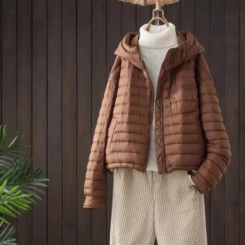 Comfortable White Duck down Puffer Jacket Loose Fit Hooded Lightweight Korean Style Women's Fashionable Short Coat