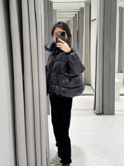 Women's Black Short High Collar Duck down Jacket Winter 2024 Loose Fit Thickened Fashionable Warm Zipper Closure Coat