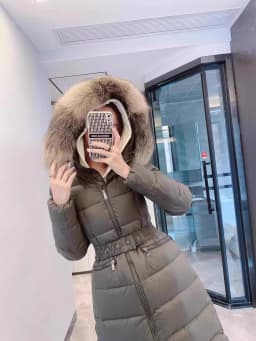 2024 Winter Fashion Down jacket Women Short Thickened Slim fit Waist Hugging Fox Big Fur Collar Hood White Duck