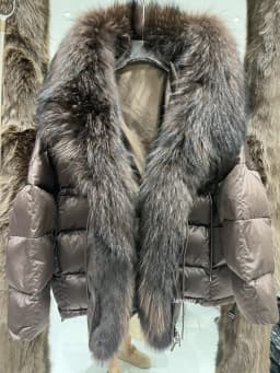 Janveny 2026 New Oversized Raccoon Fur Collar Winter Puffer Hooded Jacket Women Thick Warm White Duck Down Coat Waterproof Parka