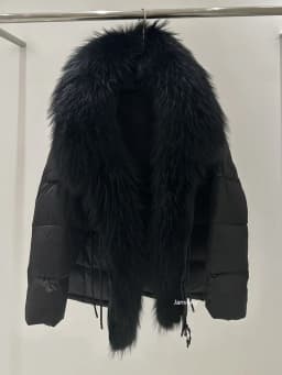 Janveny 2026 New Oversized Raccoon Fur Collar Winter Puffer Hooded Jacket Women Thick Warm White Duck Down Coat Waterproof Parka