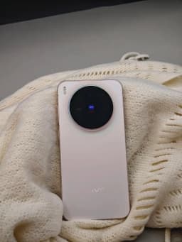 VIVO X300 5G Smartphone 6040mAh 90W SuperVOOC 6.31” 120Hz AMOLED 200MP Zeiss Triple Cam Dimensity 9500