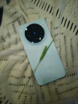 VIVO X300 5G Smartphone 6040mAh 90W SuperVOOC 6.31” 120Hz AMOLED 200MP Zeiss Triple Cam Dimensity 9500