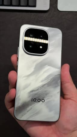 Original ViVO iQOO 15 5G Snapdragon 8 Gen5 Elite 6.85‘ AMOLED 144HZ 50MP 100W FlashCharger 7000mAh GooglePlay OriginOS6