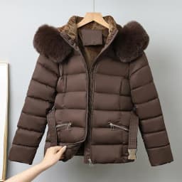 Winter Thickened Slim Cotton Jacket 2025 New Fashion Fur Collar down Cotton Coat Women's Short Style Warmth Comfortable Coat
