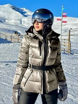 2027 Women Winter Hooded Down Jackets With Belt Lady Warm Thick Long Sleeve Stand Collar Parkas Padded Coats Sports Ski Outdoor