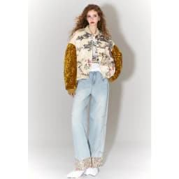 ELFSACK 2026 Oriental Royal Winter Jacket Women, Velvet Sleeve Horse Print Loose Coat, Winter Outerwear with Pine Print