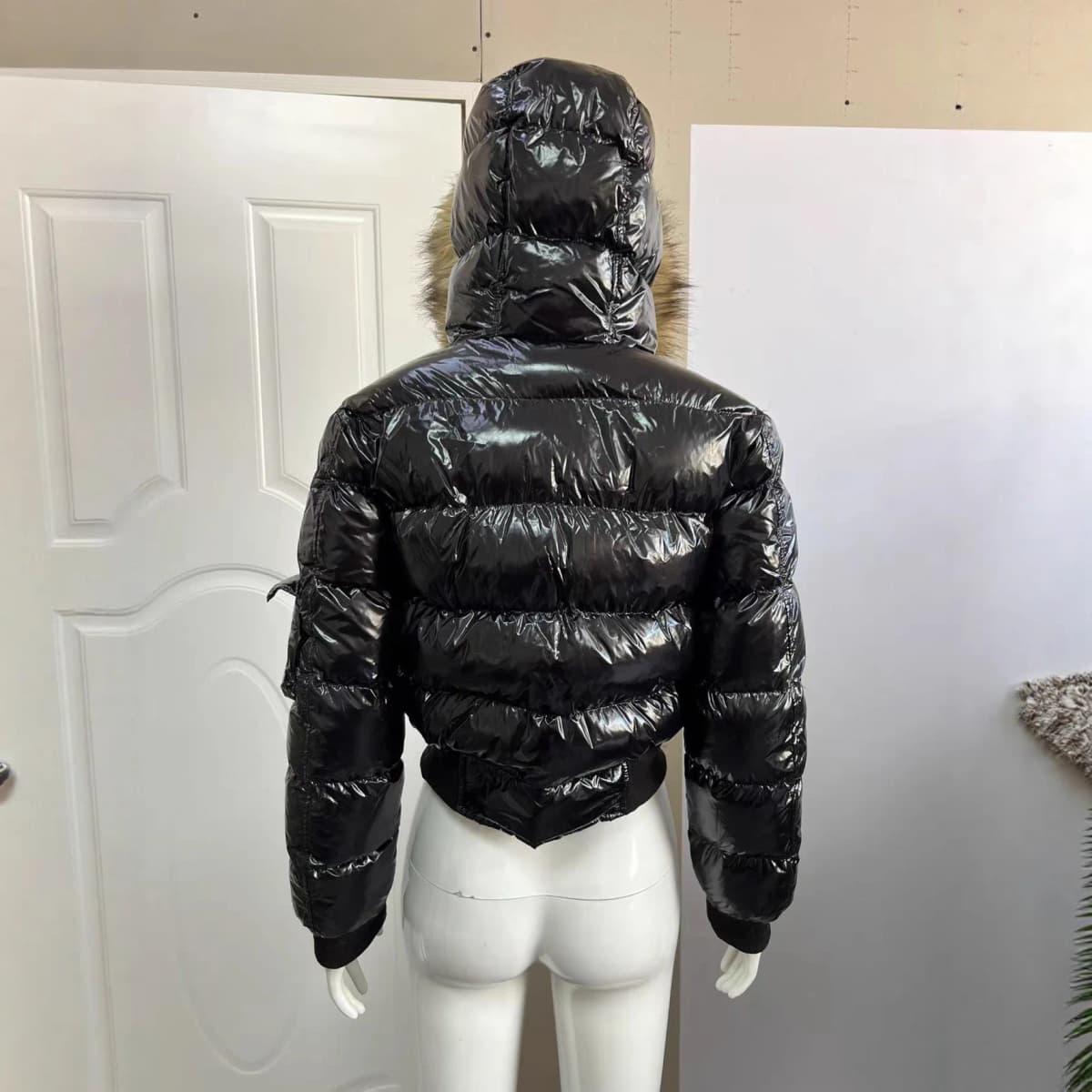 New winter cotton coat, warm and fashionable zipper thickened personalized women's cotton coat 2025 Europe and America