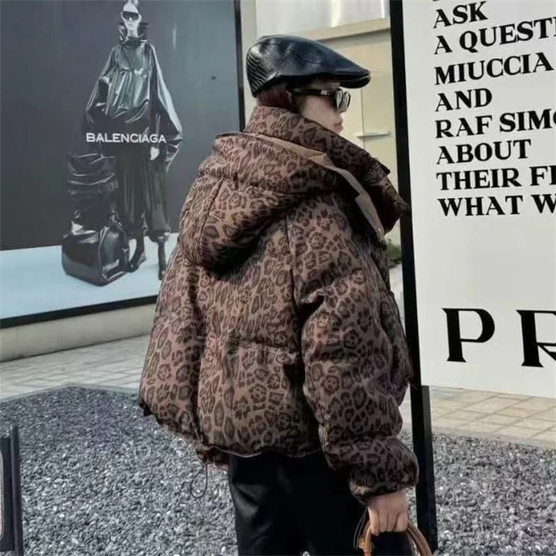 Leopard print down cotton jacket short style 2026 new winter fashion loose and thick stand up collar bread jacket