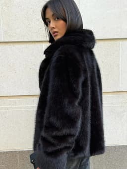Winter Wide Lapel Faux Fur Short Coat Women Drop Shoulder Long Sleeve Loose Solid Black Soft Fluffy Warm Thick Jacket Outerwear