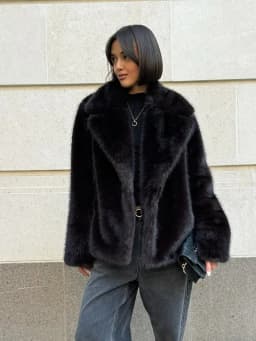 Winter Wide Lapel Faux Fur Short Coat Women Drop Shoulder Long Sleeve Loose Solid Black Soft Fluffy Warm Thick Jacket Outerwear