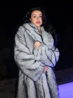 Winter Long Fashion Faux Fur Coat Women Gradient Dyeing Plush Jacket Women High Quality Fluffy Fox Fur Overcoat Outerwear