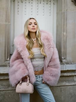 Winter Thick Pink Faux Fur Jacket Women Fashion Casual Hooded Full Sleeve High Quality Luxury Loose Coat Winter Lady Overcoat