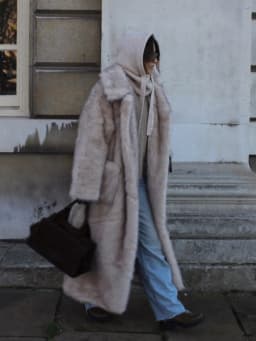 Winter Long Thick Wram Faux Fur Coat Women Lace Up Wool Fluffy Fur Jacket Fashion Street Wide Lapel Jacket Outerwear Overcoat