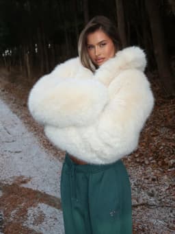 Winter Street Faux Fur Jacket Women Lapel Collar Long Sleeve Thick Furry Short Outerwear High Quality Warm Fluffy Coat