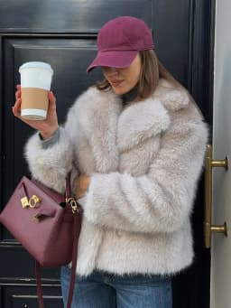 Winter High Quality Thick Warm Faux Fur Coat Women Big Lapel Loose Short Fluffy Fur Jacket Female Fury Plush Jacket Overcoat