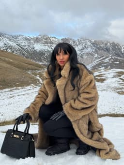 Winter Luxury Warm Thicken Jacket Lapel Collar Open Front Outwears Women High Quality Camel Fluffy Long Faux Fur Jacket Coat