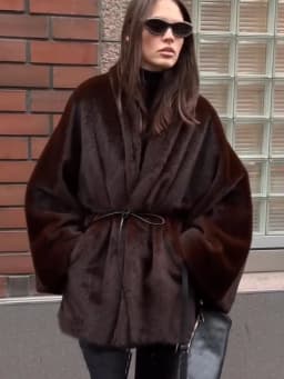 Winter Thicken Warm Furry Luxury Overcoat Women Faux Fur Belts Fur Collar Jacket Female Coat Casual Fluffy Ladies Outwears