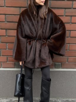 Winter Thicken Warm Furry Luxury Overcoat Women Faux Fur Belts Fur Collar Jacket Female Coat Casual Fluffy Ladies Outwears