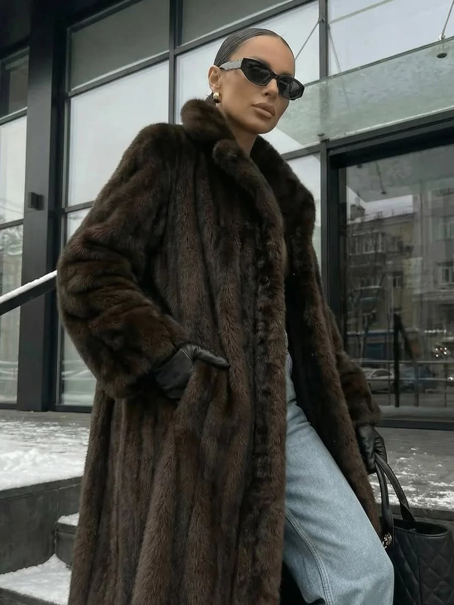 Winter High Quality Brown Long Wide Lapel Fur Jacket Thicken Warm Faux Fur Jacket Women Luxury Double Pocket Fluffy Overcoat