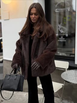 Winter Women Luxury Elegant Brown Wide Lapel Hidden Button Fluffy Fur Jacket High Quality Thick Warm Faux Mink Fur Jacket Coat