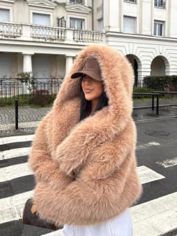 Winter Hooded Cropped Faux Fur Coat Women Fashion Fluffy Fox Fur Jacket High Quality Warm Thickened Cardigan Short Overcoat