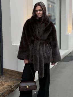 Winter Elegant Luxury Thick Warm Faux Fur Jacket Women High Quality Big Fur Collar Fluffy Imitation Fur Loose Jacket Overcoat