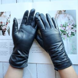 Women's Sheepskin Leather Gloves With Velvet Lining For Warmth in Autumn and Winter Outdoor Anti Cold Motorcycle Driving Gloves