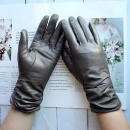 Women's Sheepskin Leather Gloves With Velvet Lining For Warmth in Autumn and Winter Outdoor Anti Cold Motorcycle Driving Gloves