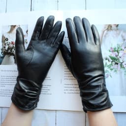 Women's Sheepskin Leather Gloves With Velvet Lining For Warmth in Autumn and Winter Outdoor Anti Cold Motorcycle Driving Gloves