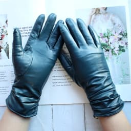Women's Sheepskin Leather Gloves With Velvet Lining For Warmth in Autumn and Winter Outdoor Anti Cold Motorcycle Driving Gloves
