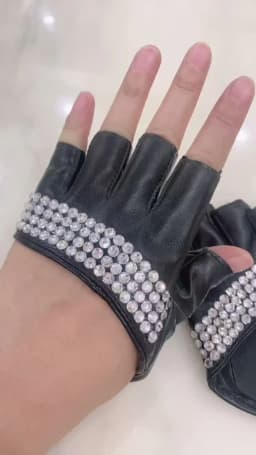 Women's Fashion Half Palm Semi- finger PU Leather Rhinestone Gloves Men's Fingerless Hip-hop Personality Diy Gloves