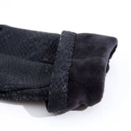 Women's Winter Velvet Keep Warm Gloves Fashion Snake Skin Pattern Touchable Screen Fingered Elasticity Windproof Cycling Gloves