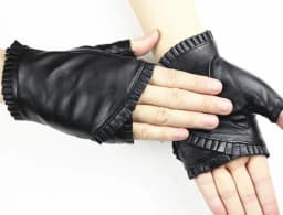 Women's Half Finger Leather Gloves Fashion Four Seasons Driving Wrinkle Style Sheepskin Gloves Outdoor Sports Cycling Anti Slip