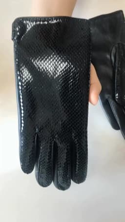 Women's Snake Print Leather Sheepskin Gloves High Gloss Velvet Lined Warm Fashion Driving Gloves for Autumn Winter