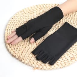 1Pair Sunscreen Protection Fingerless Gloves Women Arm Cool Summer Breathable Thin Mittens Half Finger Sleeves Black White Beige