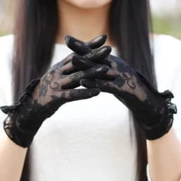 Women Summer Elegant Hollow Lace Mesh Short Sexy Thin Sunscreen Breathable Anti-skid Touch Screen Driving UV Gloves