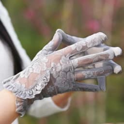 Women Summer Elegant Hollow Lace Mesh Short Sexy Thin Sunscreen Breathable Anti-skid Touch Screen Driving UV Gloves