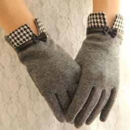 Fashion Elegant Female Wool Knit Embroidery Touch Screen Gloves Winter Women Warm Cashmere Full Finger Bow Dotted Gloves C21
