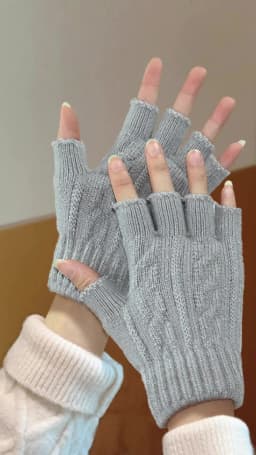 Half-Finger Gloves for Men and Women, Autumn and Winter, Fingerless, Suitable for Students Writing, Typing, Cycling, Touchscreen Compatible, Knitted Wool, Warm, Fingerless Design