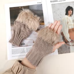 1 Pair Women Winter Warm Gloves Sexy Faux Rabbit Fur Hand Wrist Warmer Fingerless Gloves Suede Women Mittens Warm Wrist Gloves