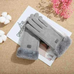 New Fashion Gloves Autumn Winter Cute Furry Warm Mitts Full Finger Mittens Women Outdoor Sport Female Gloves Screen