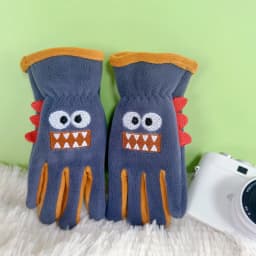 Children's warm gloves for boys, students and kids, suitable for winter cycling and outdoor activities. Fleece-lined and made of