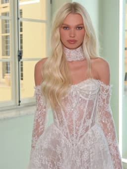 Tokyo Customized White Off the Shoulder Wedding Dress Long Sleeves A-Line Lace Wedding Gown Elegant Floor-Length Bridal Veil
