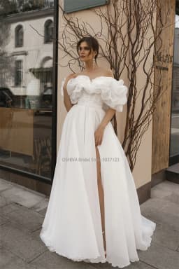 Romantic Strapless A-Line Organza Wedding Dresses Off the Shoulder Sleeveless Sweep Train Bridal Gowns Vestidos De Noiva
