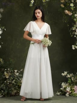 Simple Beach Ivory Wedding Dresses For Women A-Line Puffer Short Sleeve V-Neck Pleat Tulle Open Back Bridal Prom Gowns With Belt