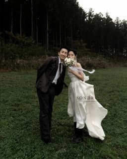Sondr Customized Korean Simple Taffeta A Line Wedding Dress Photo Shoot Short Sleeve Garden Prom Gown Long Tail 웨딩드레스