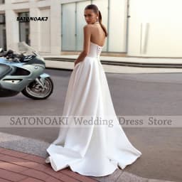 Customized Elegant Side Split Strapless White Satin Wedding Dress for Bride A-Line Lace-up Pleat Bride Gown Vestidos De Novia