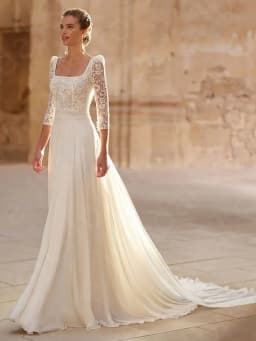 Customized Classic Wedding Dresses 2025 Lace Bridal Gowns Square Neckline Bride Dresses 3/4 Sleeves Wedding Gowns Cut Out Back